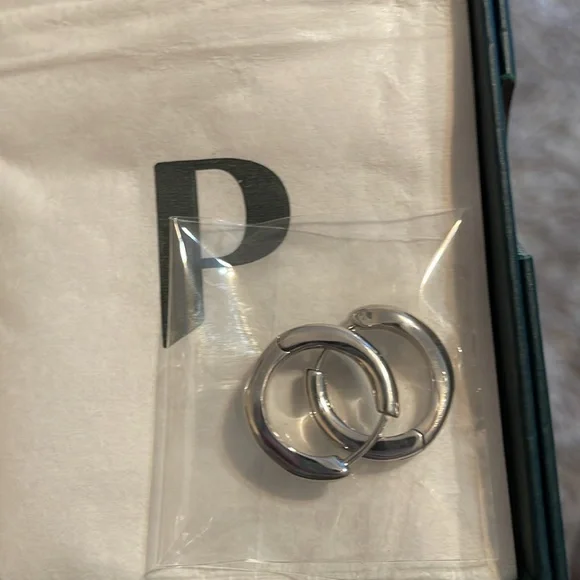 New in box small silver hoops - Picture 3 of 6